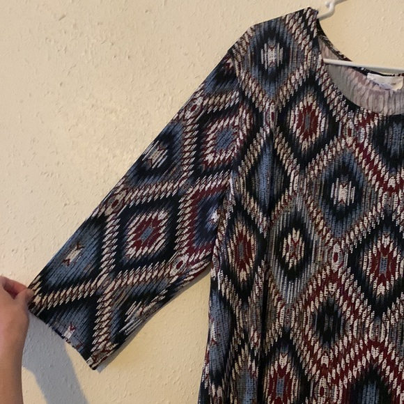 Exclusive One Women’s Multicolor Geometric Blouse - Picture 2 of 4